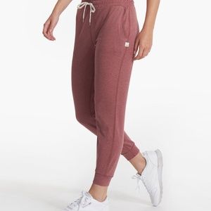Vuori women’s performance joggers size M